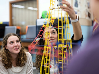 OMD11124-Switch-To-A-Level-Physics-Hubspot-Image-400x300px1-O
